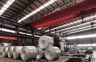 冷軋機等待軋制鋁卷圖片